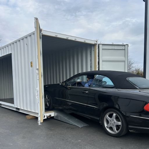 portable-storage-unit-fitting-car - Unit2Go
